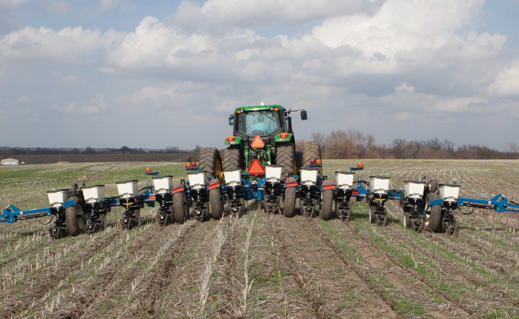 Kinze_3200(2).png